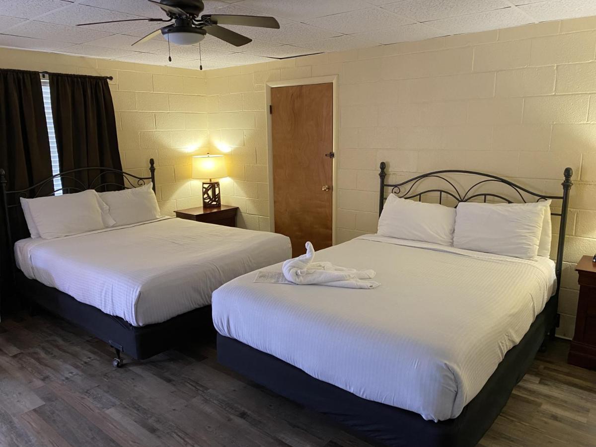 Ji11, Queen Guest Room At The Joplin Inn At The Entrance To Mountain Harbor Resort Hotel Room Mount Ida Dış mekan fotoğraf