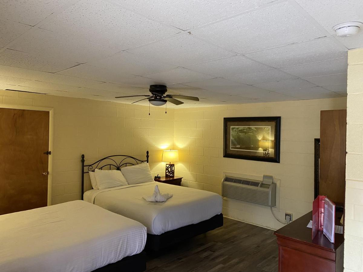 Ji11, Queen Guest Room At The Joplin Inn At The Entrance To Mountain Harbor Resort Hotel Room Mount Ida Dış mekan fotoğraf